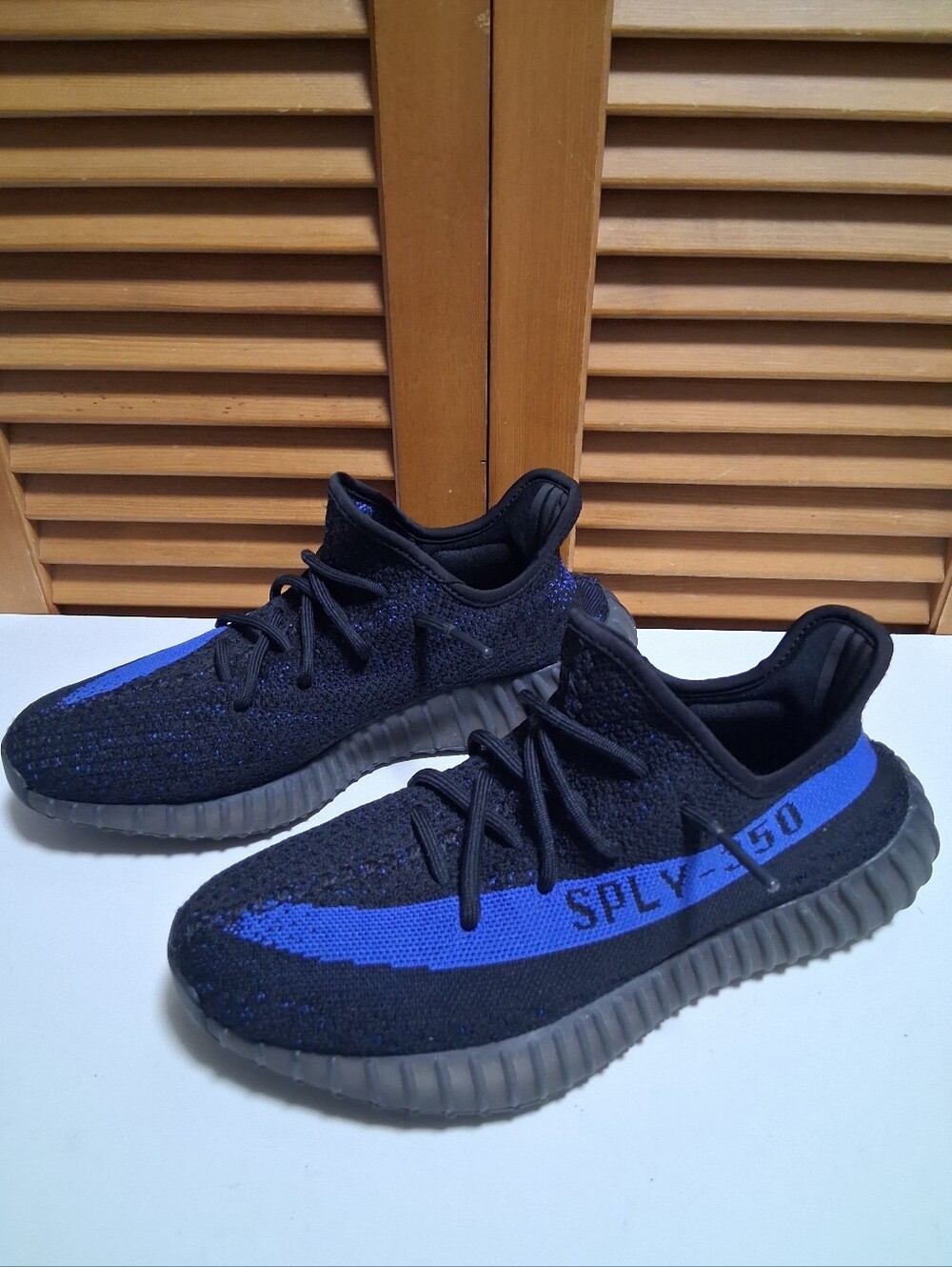 Yeezy Boost 350 V2 Dazzling Blue Men's Sneaker * Size: 9
